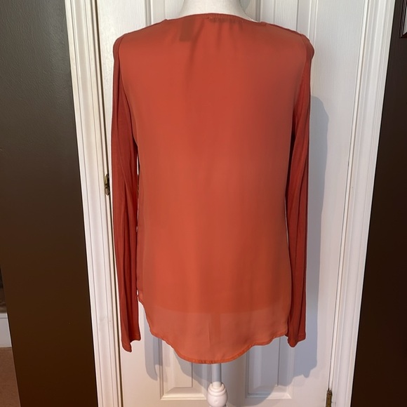 BKE Rust Color Mixed Fabric L/S Top. Oversized. Rayon - Picture 6 of 7